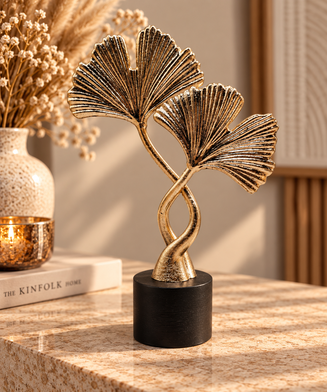 Ginkgo Blad Decoratie – Luxe Goudkleurig Ornament met Zwarte of Beige Voet
