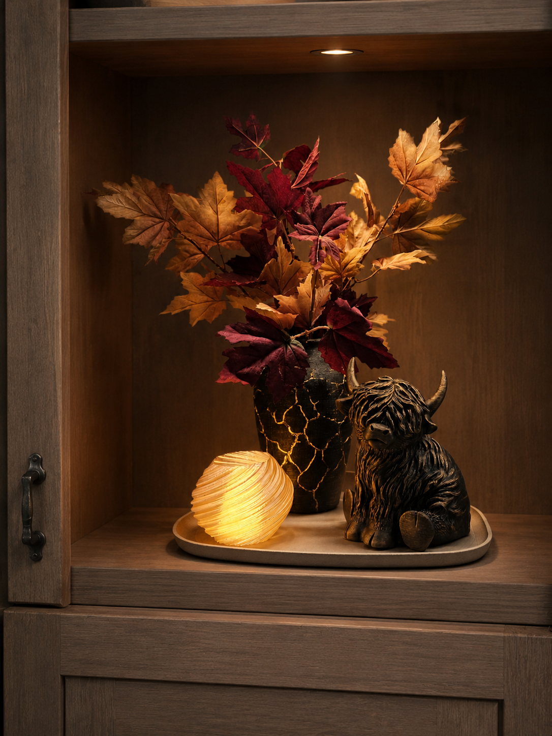 Luxe Herfst Decoratieset – Beige Dienblad met Handgeschilderde Vaas, Highlander Cow & LED Licht