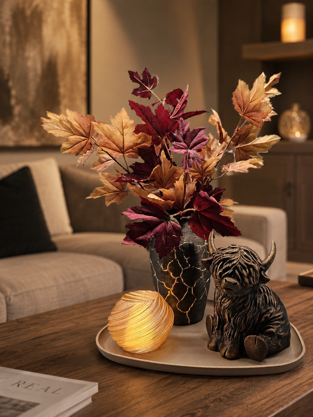 Luxe Herfst Decoratieset – Beige Dienblad met Handgeschilderde Vaas, Highlander Cow & LED Licht