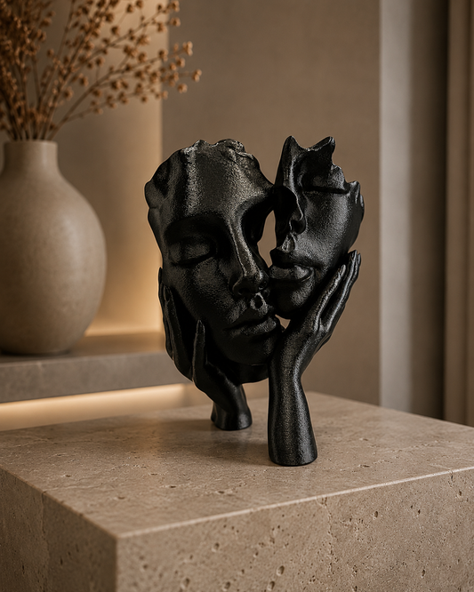 Embrace of Souls - kunstbeeld - decoratie - fuzzy skin - 24cm