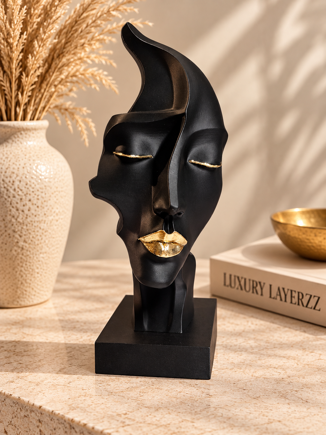 Abstract Vrouwelijk Beeld Zwart met Gouden Lippen | Golden Lips 3D geprint