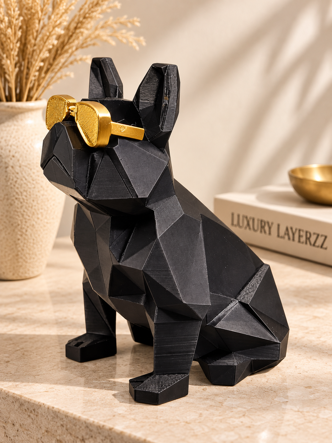 Luxury Layerzz Zonnebrilhond – Zwart met Gouden Bril - 2 maten - decoratie